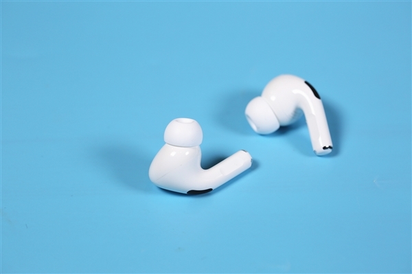 最畅销蓝牙耳机要出廉价版！苹果下月量产新款AirPods Pro