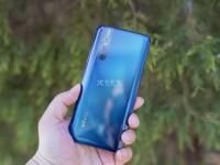 为什么iQOO手机充电时会发烫？细解热量产生原因并提供解决方法
