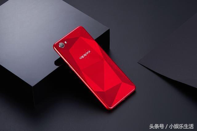 OPPO给力了：全面屏+高颜值+中端功能+4GB+AI摄影，1699元起