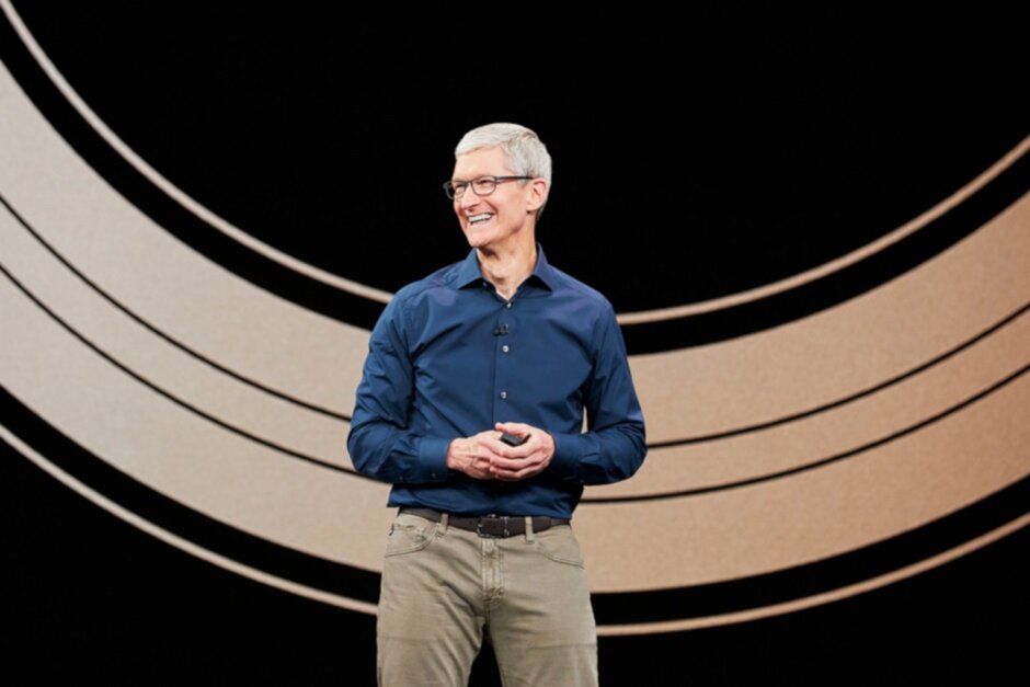 Apple CEO Tim Cook earns praise for the company's success
