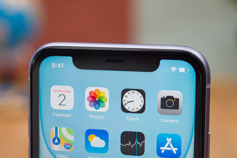 最小的iPhone 12 5G有更窄的凹槽，但是120Hz延迟到iPhone 13